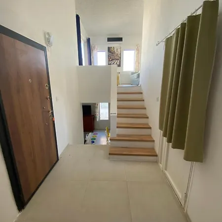 Tatil Evi Bitez Aktur Sitesi Oezel Plajli