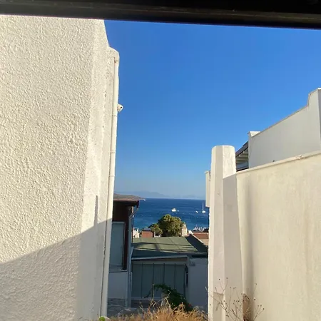 Bitez Aktur Sitesi Oezel Plajli Tatil Evi Bodrum