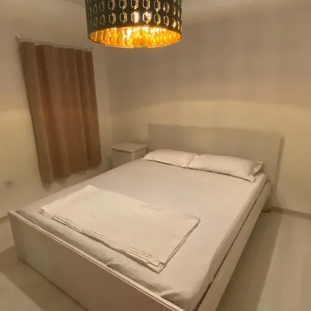 Bitez Aktur Sitesi Oezel Plajli Tatil Evi Bodrum